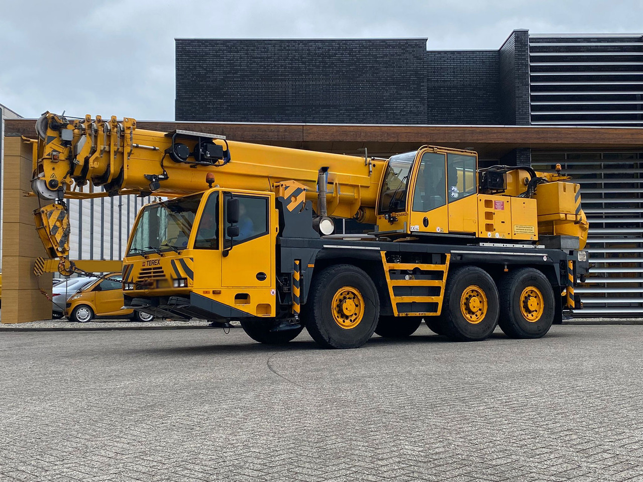 Оренда автокранів DEMAG